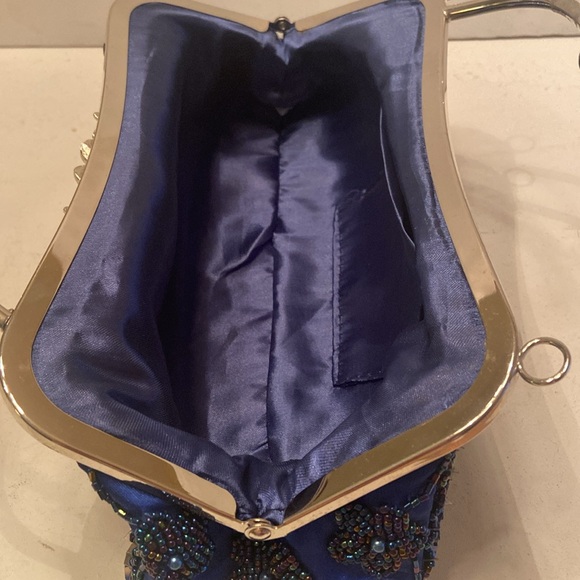 Shades of blue silvertone detail beaded sparkle evening bag crossbody chain - Picture 8 of 16